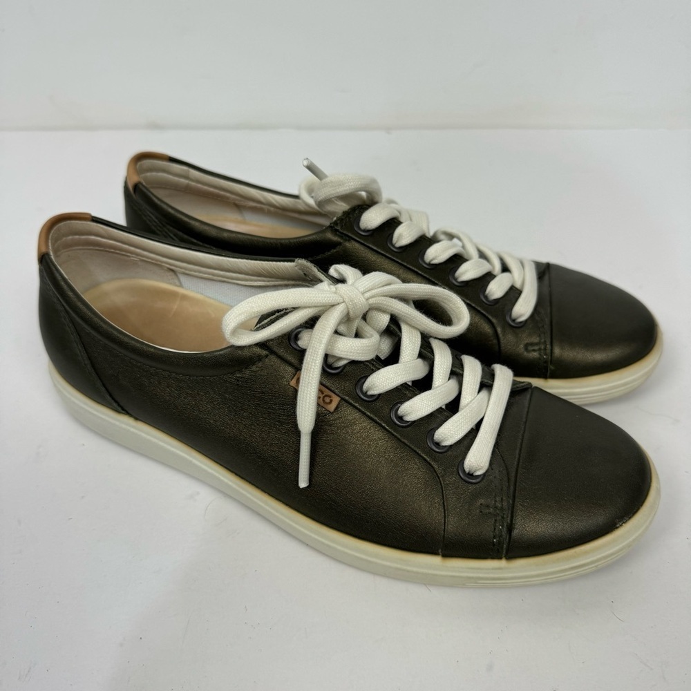 Ecco Leather Green Outsole Sneakers Casual Comfy Comfort